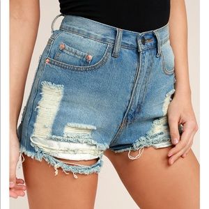 Lulu’s distressed jean shorts